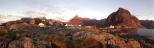 Hamnøya-Panorama bei Sonnenaufgang